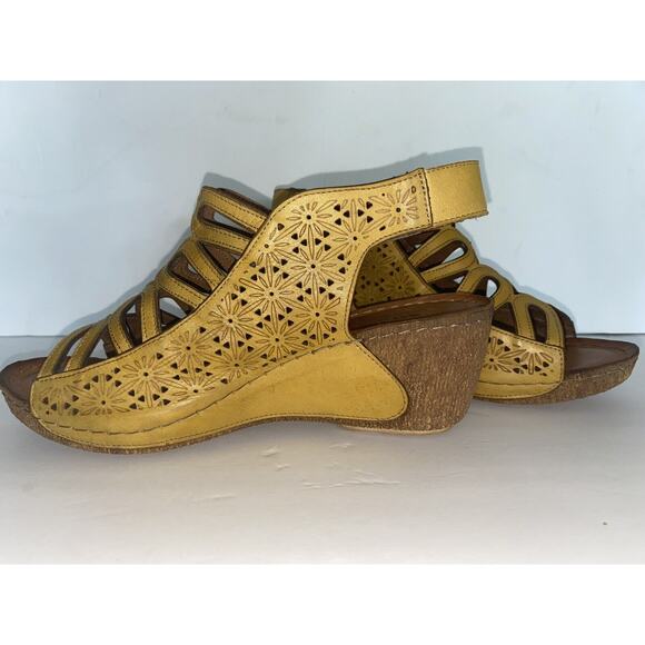 $120 SPRING STEP US Women’s Sz 9 / EU 40 Yellow Leather Inocencia Wedge Sandals - Picture 2 of 9